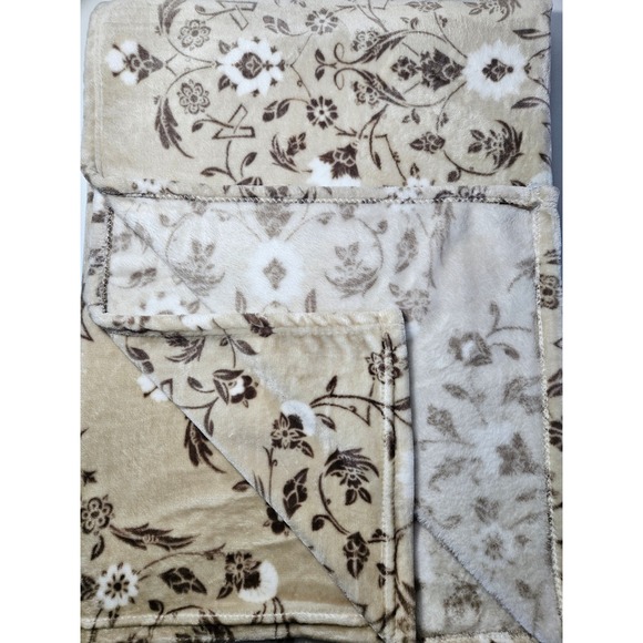 Elie‎ TAHARI Faux Fur Oversized Floral Blanket Cozy Cottagecore Luxury Throw - Picture 2 of 4